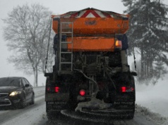 Tragiczny wypadek podczas odśnieżania. Zginął kierowca pługopiaskarki