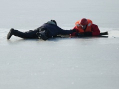 "Wchodzenie na taflę grozi śmiercią". Marzą mi się takie tabliczki