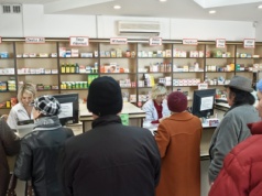 Samorząd lekarski ostrzega: Polacy będą kupować jeszcze więcej leków