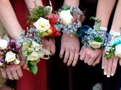 Oglądam kosztorys studniówki. 