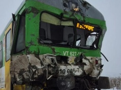 Pociąg zderzył się z koparkoładowarką. Jedna osoba nie żyje