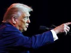 Trump ogłosił, że przejmuje nawet 50 mln baryłek wenezuelskiej ropy. "Pieniądze będą pod moją kontrolą"