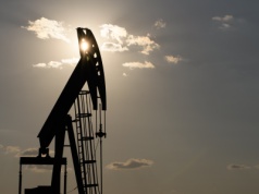 Ceny ropy w dół po porozumieniu Donalda Trumpa z Wenezuelą