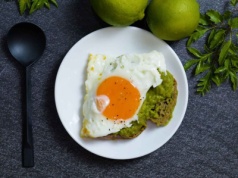 To śniadanie syci lepiej niż zwykłe kanapki. Wszystko przez ten jeden składnik