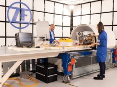 ZF sprzedaje dział ADAS spółce zależnej Samsunga. Nieznany los fabryki w Częstochowie.