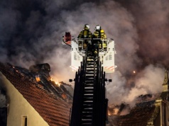 Akcja strażaków w Chocianowie. Płonął dach budynku