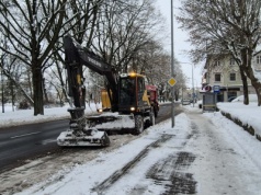 Krajobraz Słupska pełen pługów i koparek. Trwa akcja wywożenia śniegu