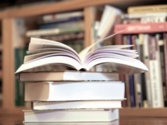 Sieradz: Wspomnienie artysty. Spotkanie w Bibliotece Publicznej