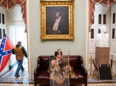 Trump przedstawia "prawdziwą" wersję wydarzeń sprzed pięciu lat. "Naprawił historyczną niesprawiedliwość"