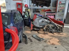 Uciekając przed policją, wjechał w dystrybutor na stacji paliw pod Legnicą