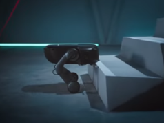 Odkurzacz Roborock Saros Rover ma nogi, skacze i sprząta schody