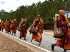 Marsz dla Pokoju mnichów buddyjskich przez USA