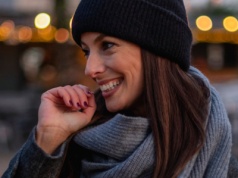 Żadne czapki z pomponem. "Nordic Rib Beanie" to hit zimy 2026. Nie gryzie i nie psuje fryzury