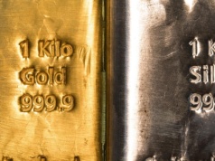 Realizacja zysków na złocie i srebrze. Staniały najmocniej w tym roku