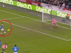 Faworyci Premier League tracą punkty. Komiczny rzut karny