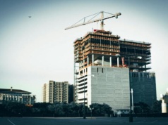 Sprzedaż nowych mieszkań wyższa niż prognozy. Dokąd zmierza rynek?