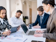 Amgen inwestuje w onkologię: przejęcie Dark Blue Therapeutics i program AML za 840 mln USD