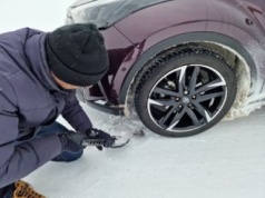 Tak wyjedziesz z zaspy - najlepsze sposoby i narzędzia