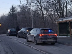 Klasyczne najechanie na tył. Utrudnienia przy zajezdni MZK Jelenia Góra