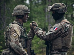 Mniej niż oczekiwano: The Times szacuje, ilu żołnierzy sił pokojowych Wielka Brytania i Francja byłyby w stanie wysłać na Ukrainę