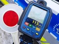 Młody kierowca lexusa rażąco przekroczył prędkość w Ciechanowie