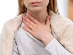 Rak płuc objawia się nie tylko kaszlem. Z tymi dolegliwościami do lekarza