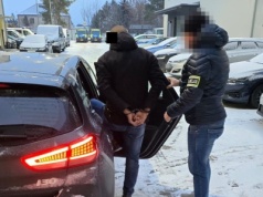 Zranił znajomego nożem, potem chwycił za widelec. Brutalny finał nocnego spotkania