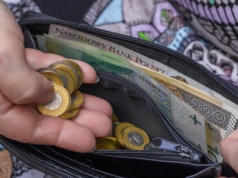 ZUS zmienia harmonogram wypłat emerytur w 2026 r. Seniorzy poczekają na trzynastkę