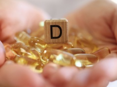 O której godzinie najlepiej brać witaminę D? Odpowiedź nie jest oczywista
