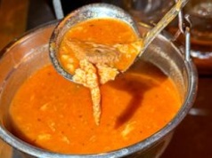 Jedni kochają, u innych wywołują dreszcze. Oto dlaczego warto je jeść nie tylko na imprezach