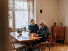 Naukowcy: dzięki tej czynności na starość nie stracisz pamięci. 2 godziny w tygodniu wystarczą, by mózg starzał się 20% wolniej