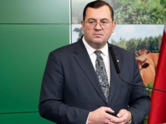 Gnojowica przed domem ministra rolnictwa. Policjanci zatrzymali 35-latka z Lubelszczyzny