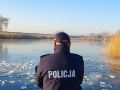 Wejście na lód może zakończyć się tragedią. Policja ostrzega dzieci i rodziców