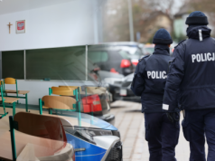 Afera o krzyż w szkole w Kielnie. Słowa nauczycielki rzucają nowe światło