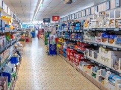 Upada duża sieć supermarketów. Zagrożonych nawet 70 sklepów. Klienci oburzeni