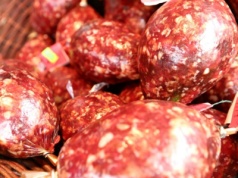 Za granicą ubóstwiają tę podlaską wędlinę. Polacy w mięsnym jej nie kupują