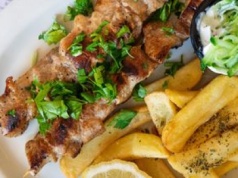 Te greckie szaszłyki stawiam na niemal każdej imprezie. Proste, a zawsze znikają jako jedne z pierwszych