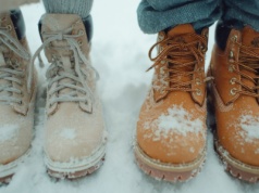 W taki mróz buty to podstawa. Jak je zabezpieczyć przed wilgocią? A jak suszyć, aby zachowały ładny wygląd?