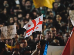 Europejski kraj znalazł się na rozdrożu. Może wpaść w ramiona Rosji