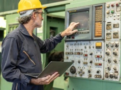 Pracujący senior a podatki: kiedy PIT wynosi 0 zł, a kiedy fiskus wraca do gry