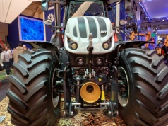 Steyr Terrus CVT: luksus z kamerą i w skórze, bo rolnik chce czegoś więcej