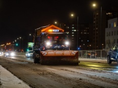Posypywarki na ulicach Warszawy. ZOM z milionowymi karami dla nierzetelnych wykonawców