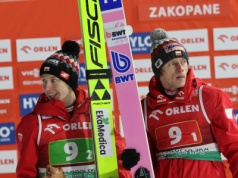 Puchar Świata w Zakopanem. Polscy skoczkowie na trzecim miejscu w konkursie duetów