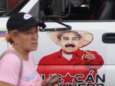 ​"Struktury państwa kontrolowane są przez reżim". Dębicz o odsunięciu Maduro