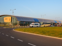 Pasażerowie wybrali najgorsze lotniska w Polsce. Średnie oceny dają do myślenia