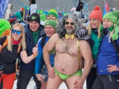 Dookoła siarczysty mróz, a na Czantorii gorąco od wielkich serc. W krótkich gaciach na pomoc Kazikowi | FOTO, WIDEO