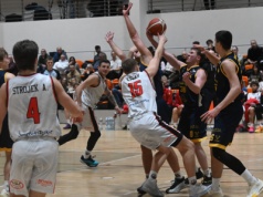 Koszykarze UJK kroczą od zwycięstwa do zwycięstwa