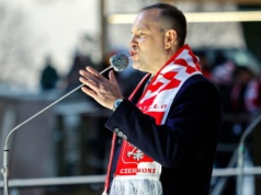 Karol Nawrocki podczas pielgrzymki kibiców: nikt nie powstrzyma polskich serc