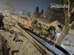 Przewrócona cysterna z 18-tonami gazu zablokowała ruch pojazdów. Trwa akcja ratunkowa