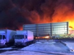 Wielki pożar hali magazynowej pod Poznaniem